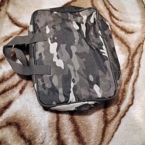 New no tags thirty one cosmetic bag